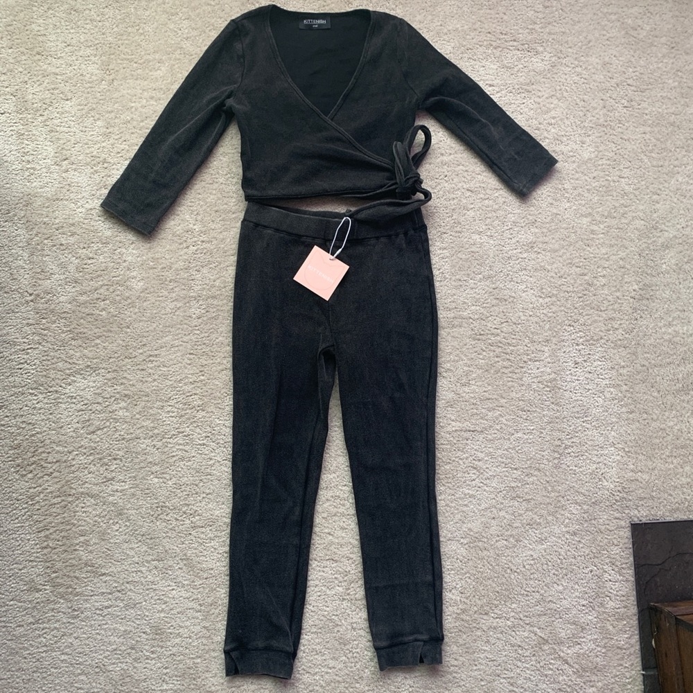 Kittenish set by Jessie James decker charcoal